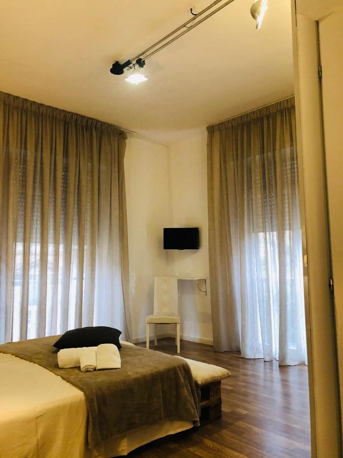 B&B Degli Artisti Suite เลชเช ภายนอก รูปภาพ