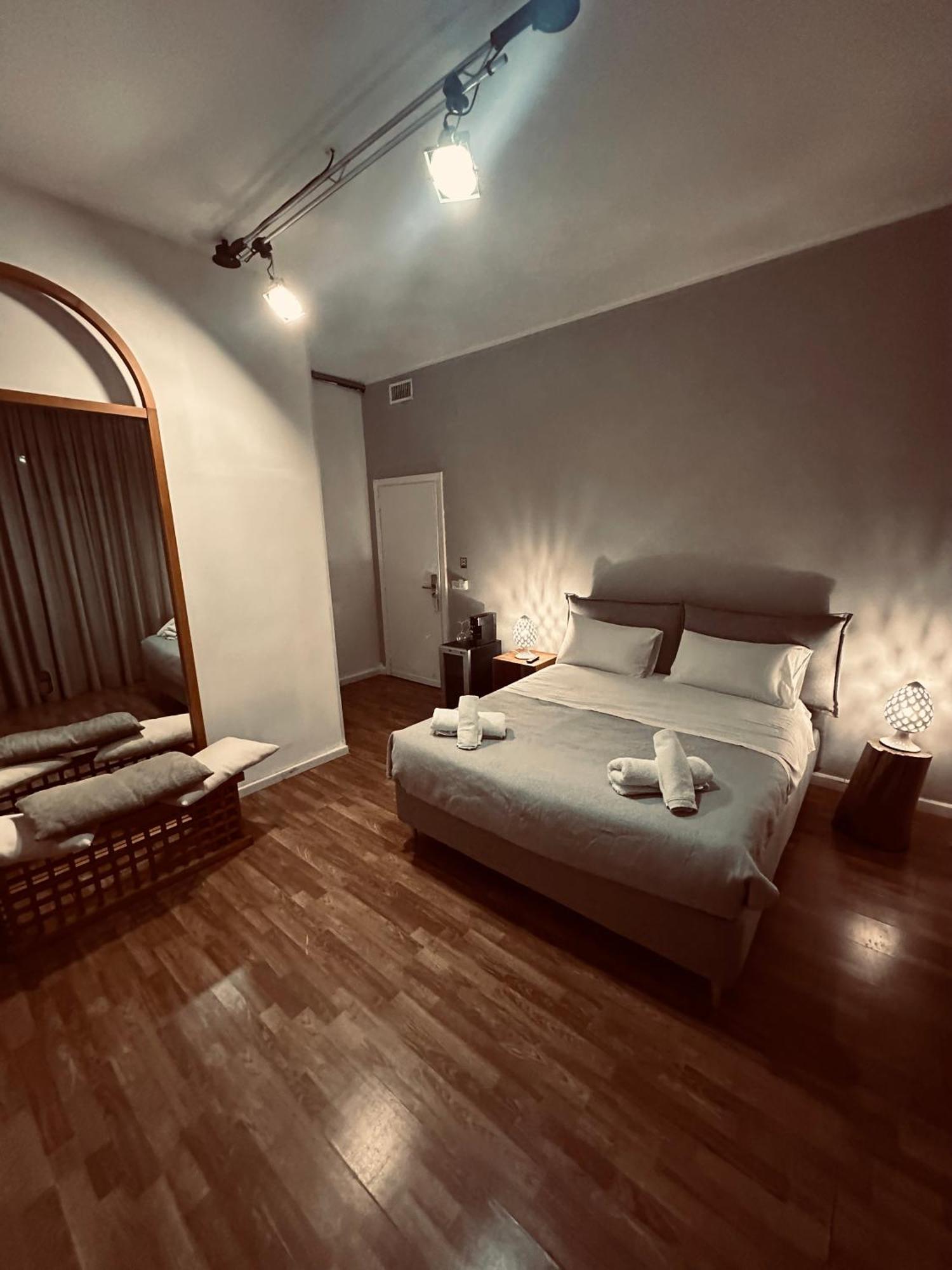 B&B Degli Artisti Suite เลชเช ภายนอก รูปภาพ
