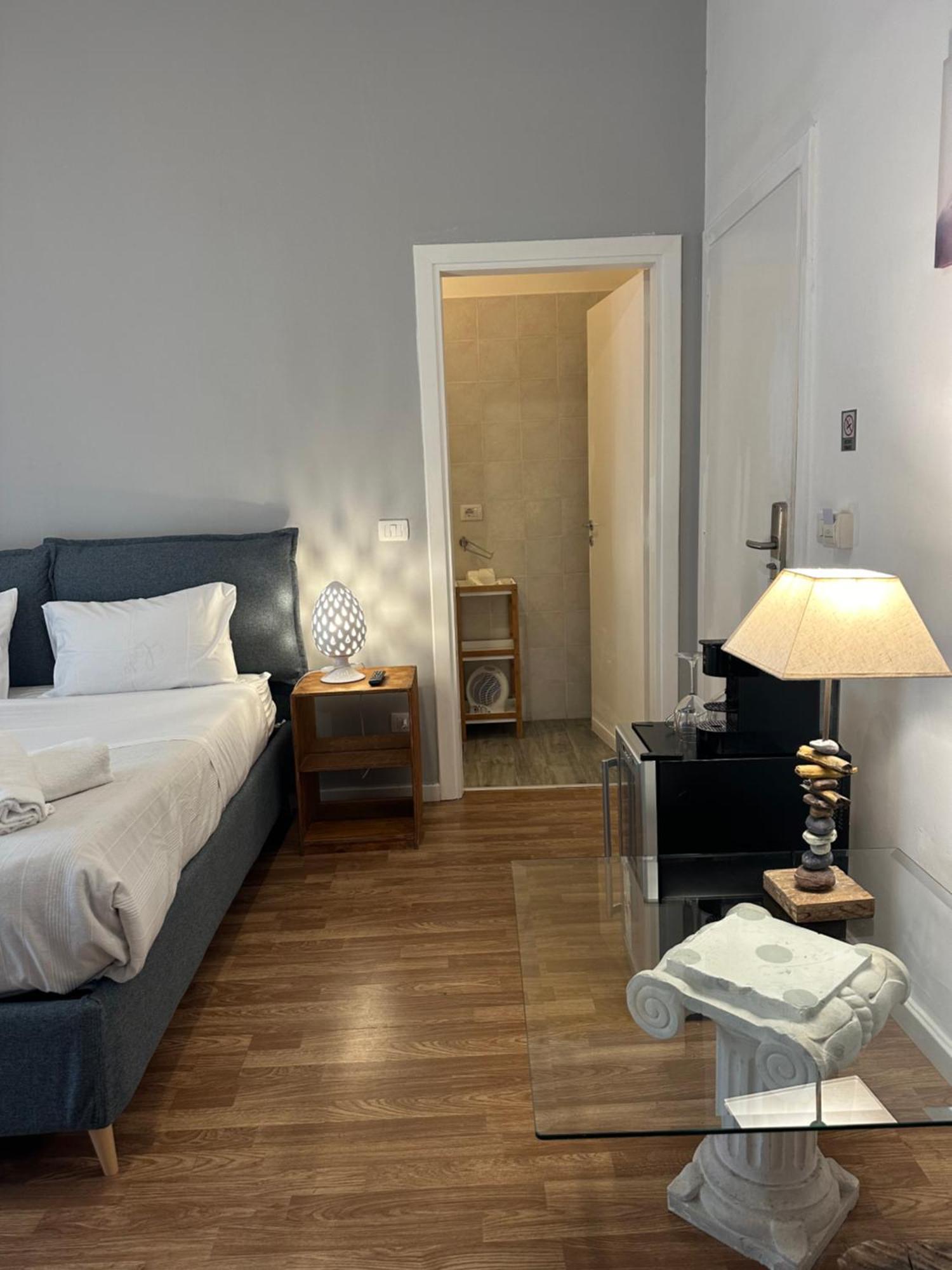 B&B Degli Artisti Suite เลชเช ภายนอก รูปภาพ