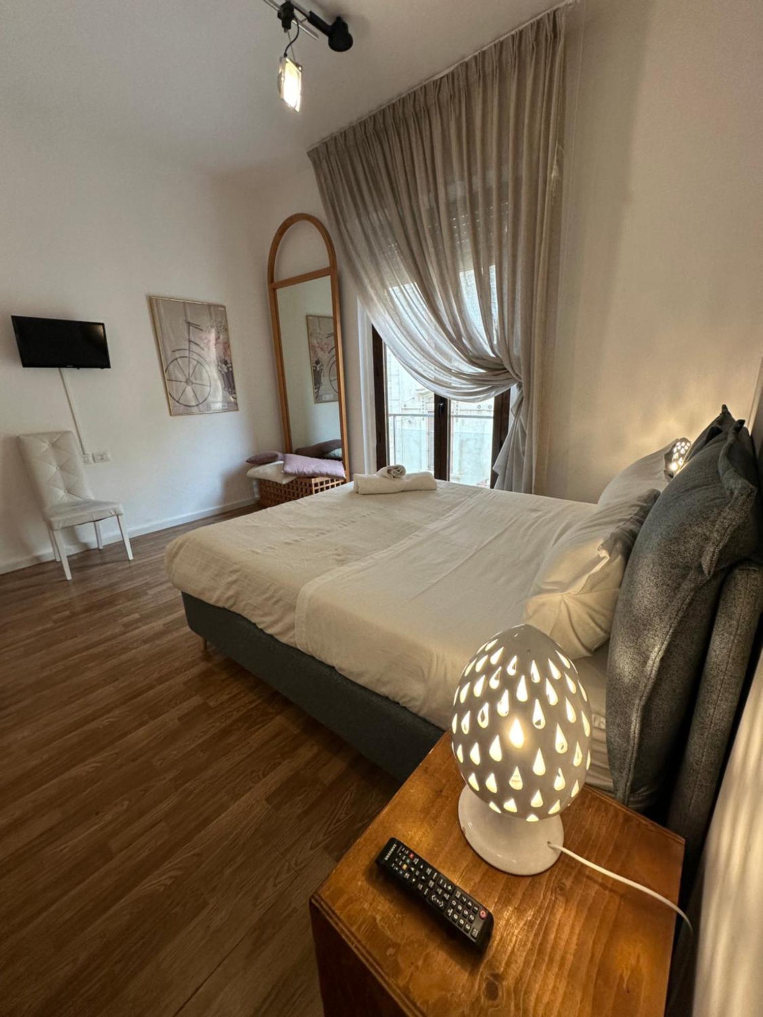 B&B Degli Artisti Suite เลชเช ภายนอก รูปภาพ