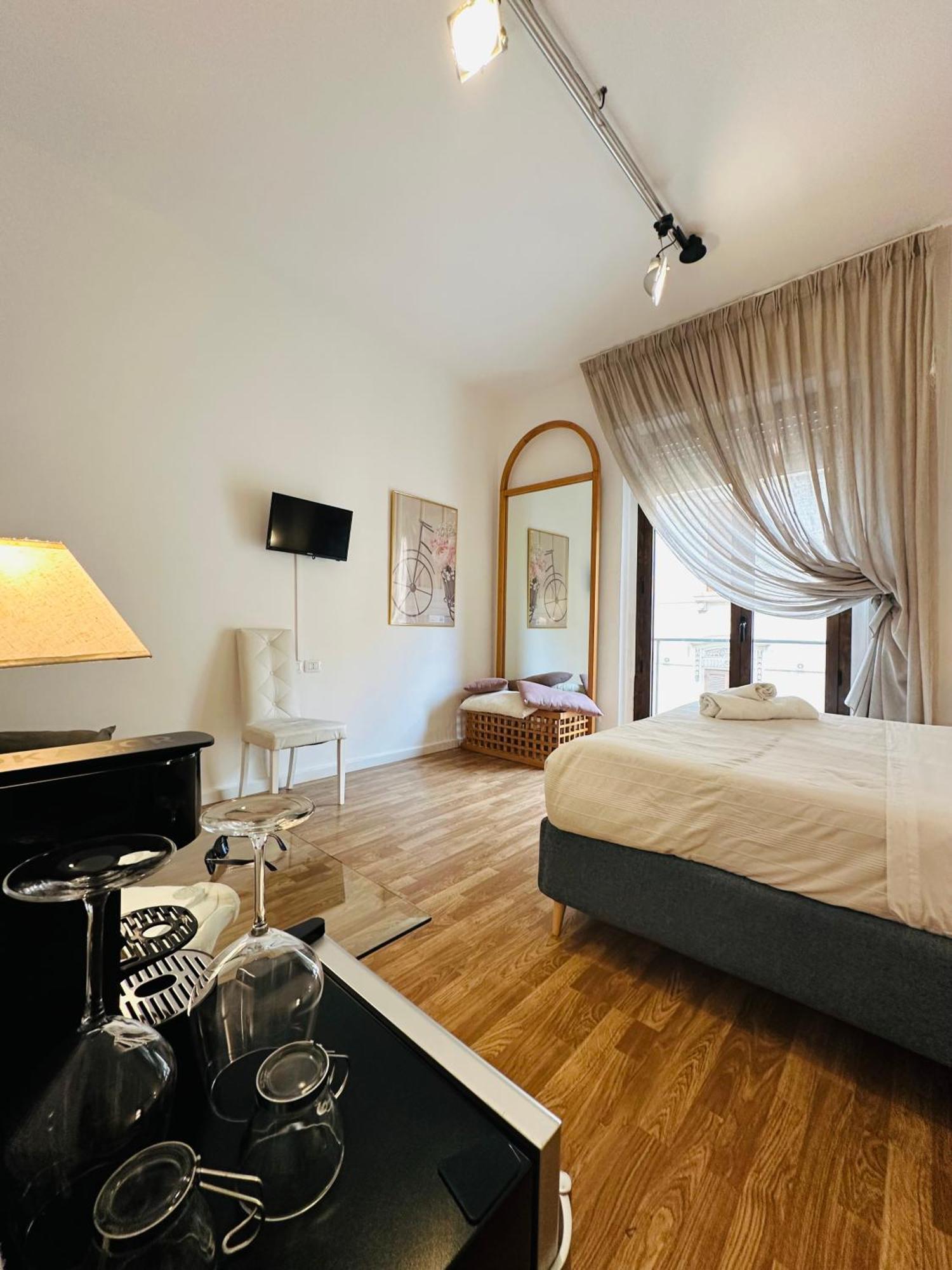 B&B Degli Artisti Suite เลชเช ภายนอก รูปภาพ