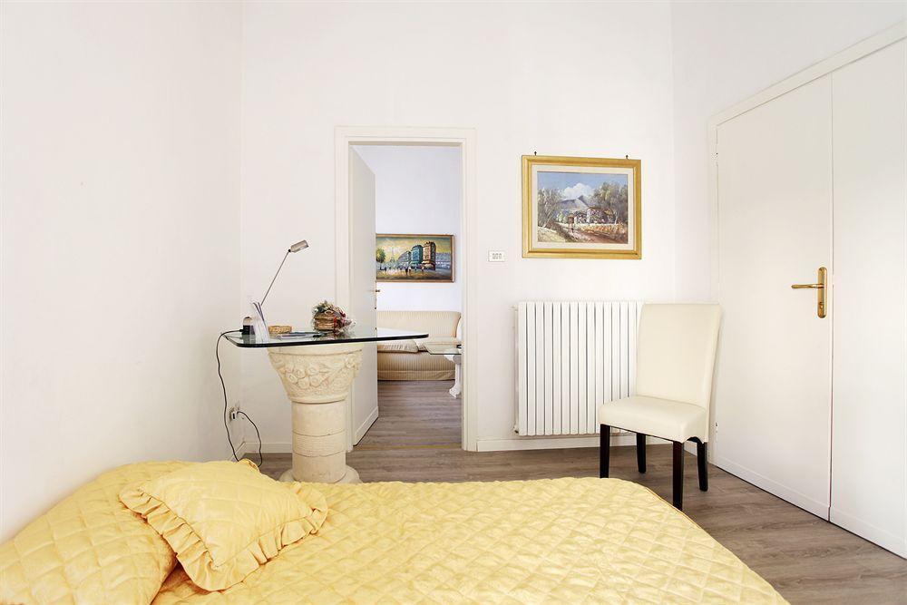 B&B Degli Artisti Suite เลชเช ภายนอก รูปภาพ