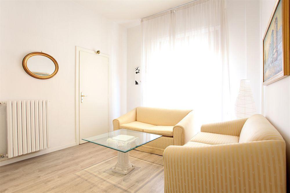 B&B Degli Artisti Suite เลชเช ภายนอก รูปภาพ