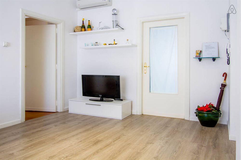 B&B Degli Artisti Suite เลชเช ภายนอก รูปภาพ
