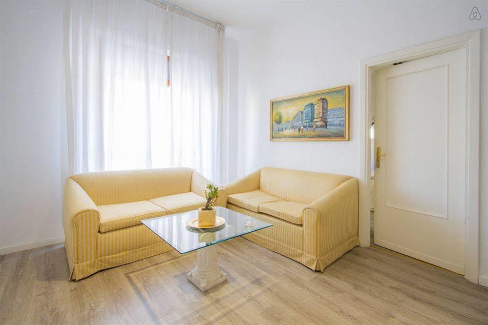 B&B Degli Artisti Suite เลชเช ภายนอก รูปภาพ